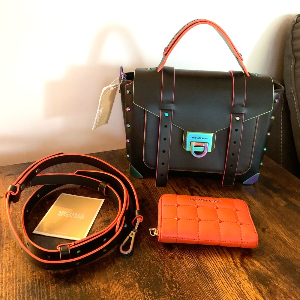 Michael Kors Medium Manhattan